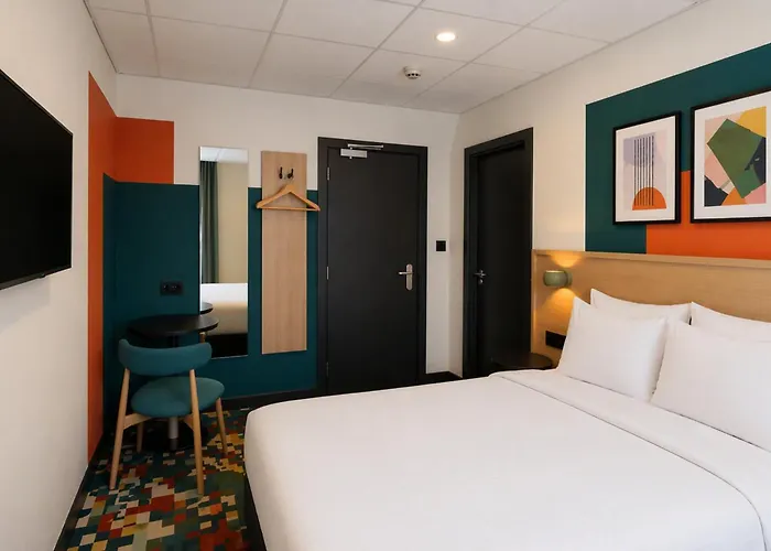 Garner Hotel Eight Acres Elgin