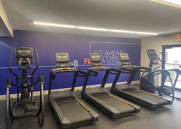 Holiday Inn Express Hotel & Suites Pittsburgh Airport By Ihg