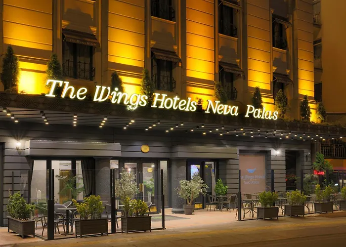 Wings s Neva Palas