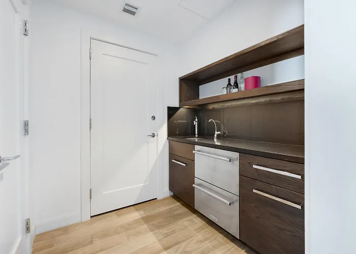 Kimpton Seafire Resort + Spa By Ihg West Bay