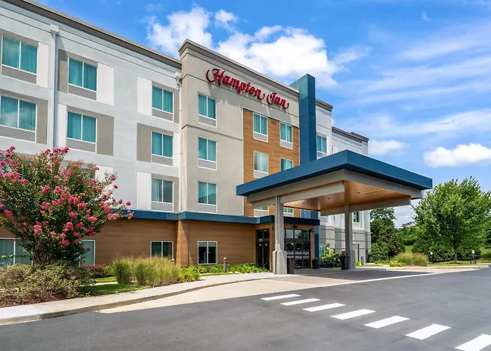 Hampton Inn By Hilton Nashville Airport Century Place