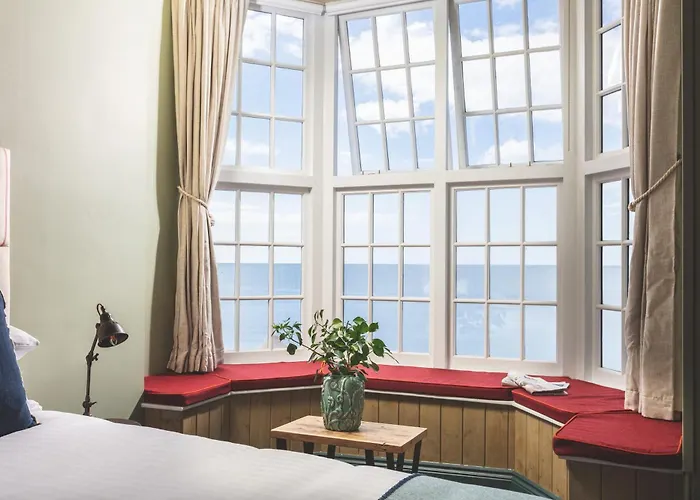 Rock Point Inn