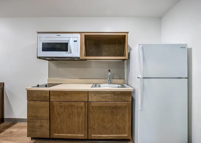 Woodspring Suites Chicago Addison
