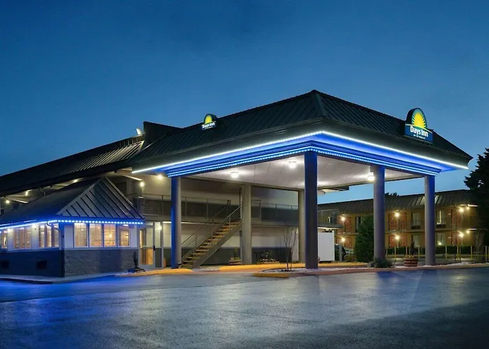 Days Inn By Wyndham Knoxville North