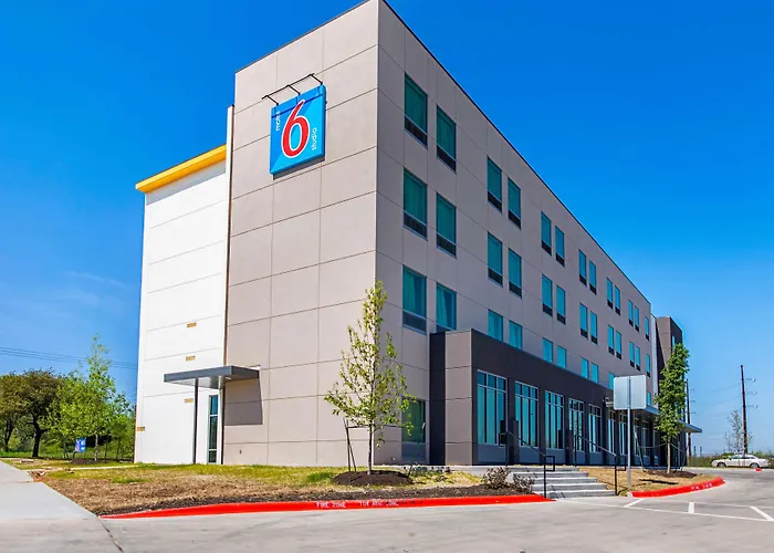 Studio 6 Austin Airport