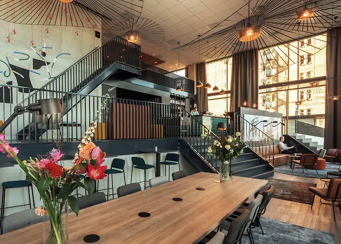 Holiday Inn - the niu, Fender Amsterdam