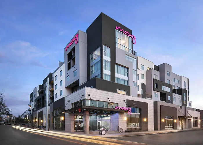Moxy Nashville Vanderbilt Area