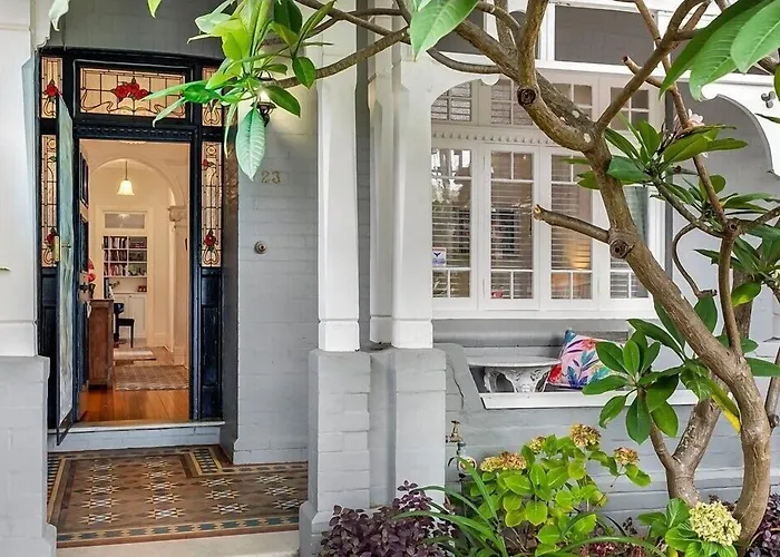 Manly Waves Studios & Apartments