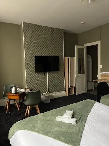 Brit Hotel Du Dauphin L'Aigle