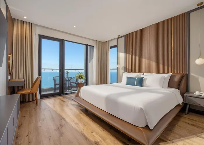 Peninsula Hotel Danang