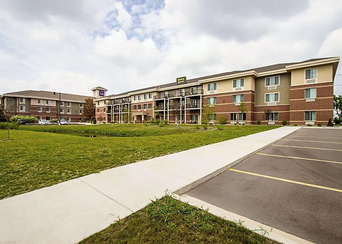Mainstay Suites Madison - Monona