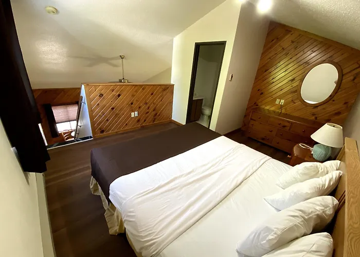 Woodland Inn & Suites