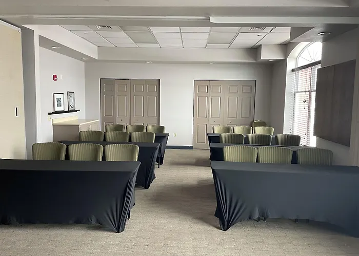 Country Inn & Suites By Radisson, Harrisburg West
