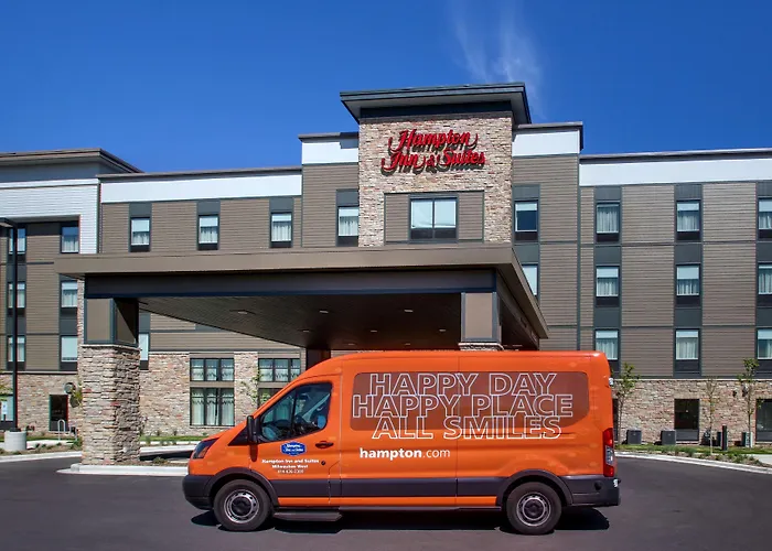 Hampton Inn & Suites Milwaukee West