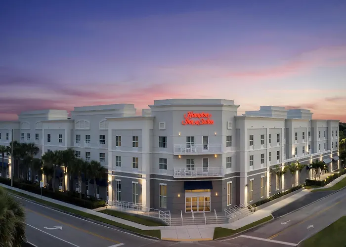 Hampton Inn And Suites By Hilton -Downtown