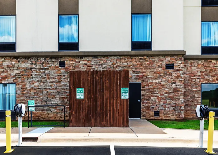 Hampton Inn & Suites By Hilton
