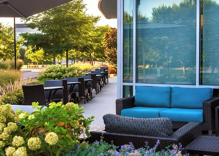 Courtyard By Marriott Philadelphia South At The Navy Yard