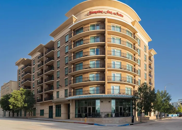 Hampton Inn & Suites Downtown