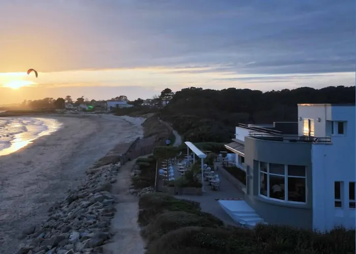 -- &Restaurant -- LES MOUETTES ----- Larmor Plage - Proche De LORIENT