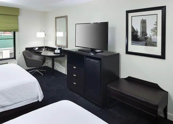 Hampton Inn & Suites Gainesville Downtown