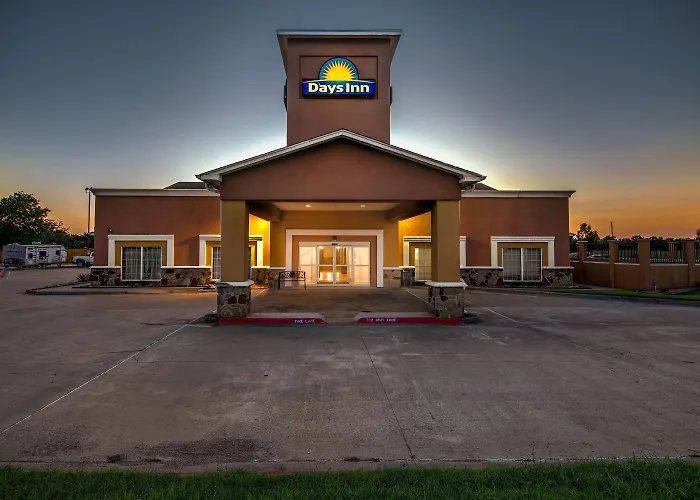 Days Inn By Wyndham Rockdale Texas