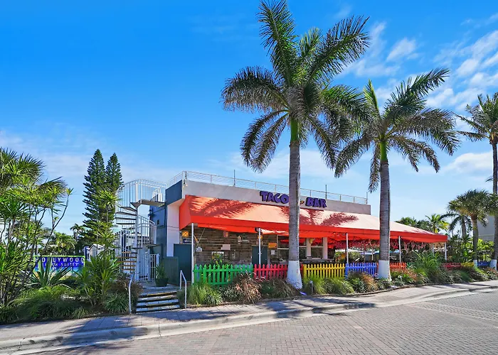Hollywood Beach Suites&Hotel