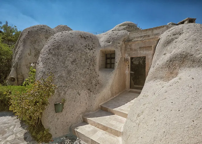 Traveller'S Cave
