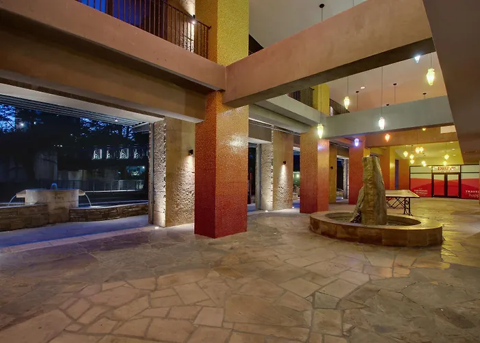 Drury Plaza San Antonio Riverwalk