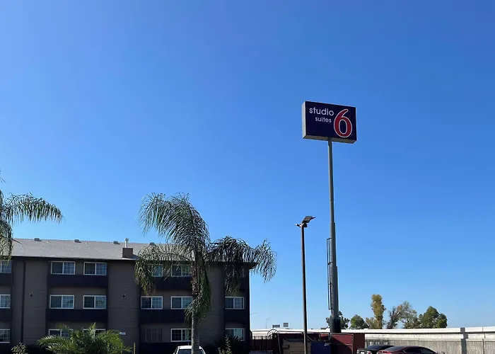 Studio 6 Suites , Ca