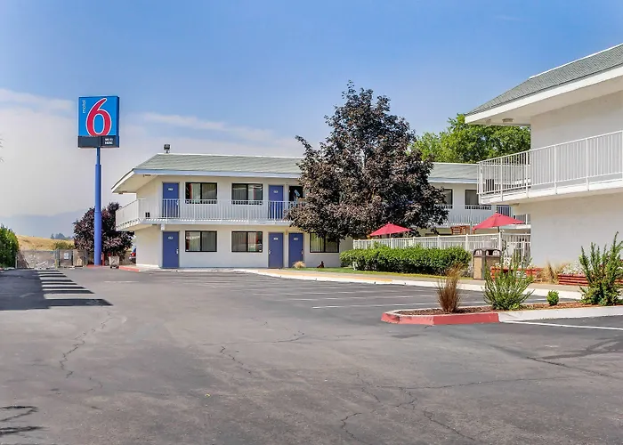 Motel 6-, Or