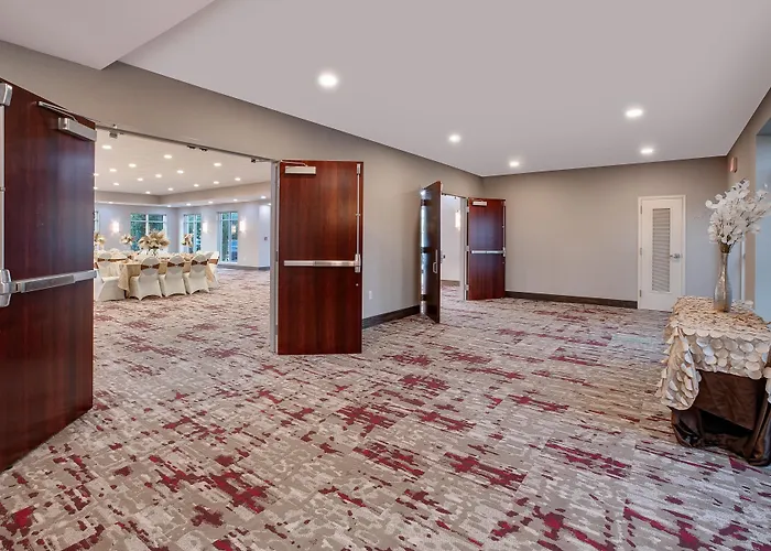 Hilton Garden Inn Chesapeake Greenbrier
