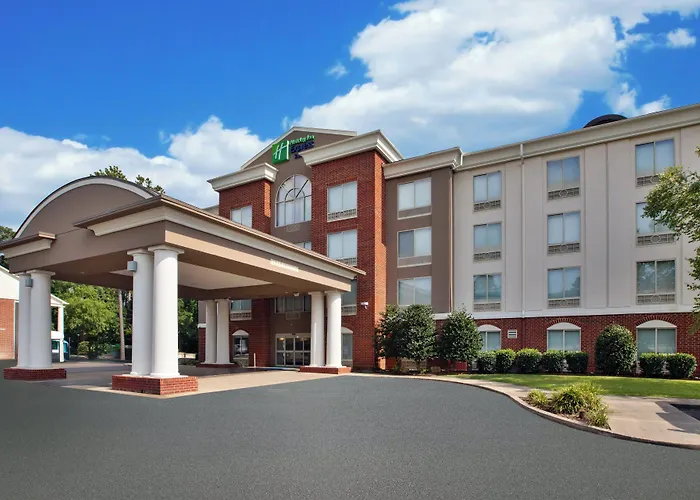 Holiday Inn Express & Suites By Ihg