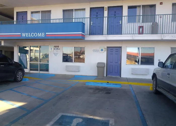 Motel 6-, Nm