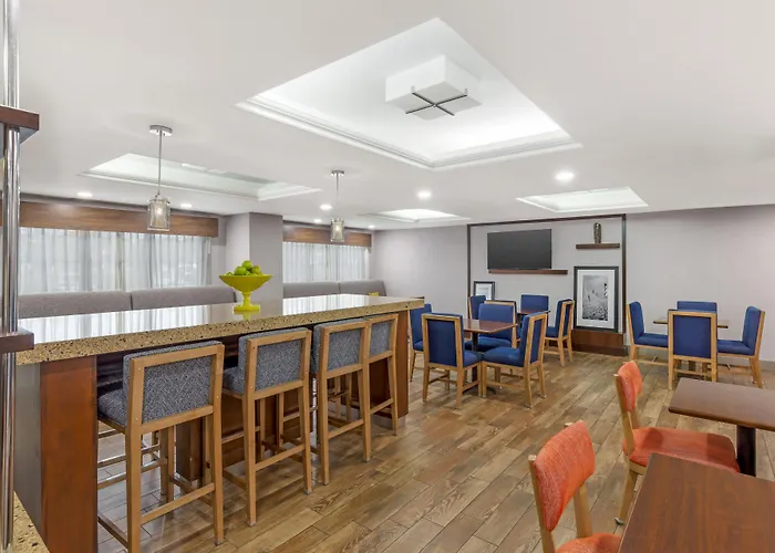 Hampton Inn