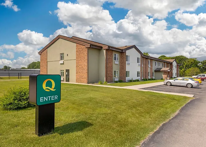 Quality Inn Chesterton Near Indiana Dunes National Park I-94