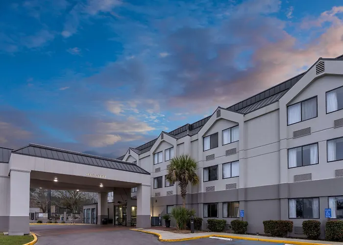 Baymont By Wyndham Saraland