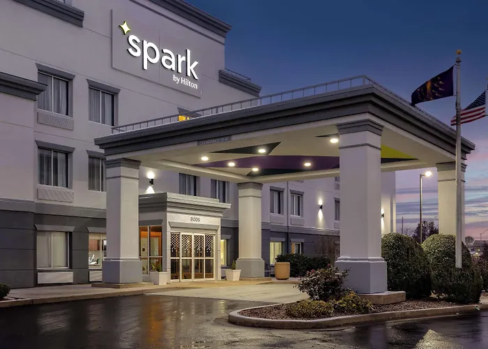Spark By Hilton East, In