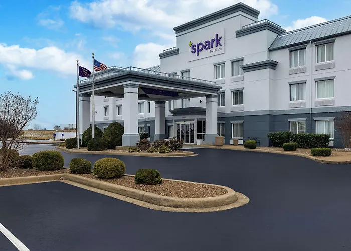 Spark By Hilton East, In