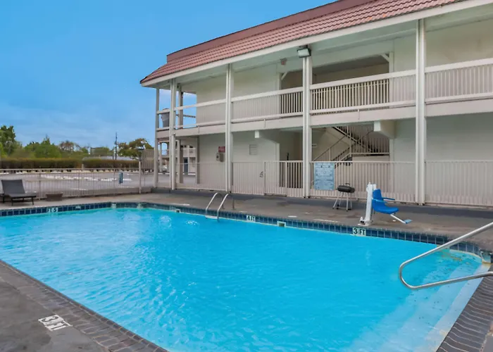 Motel 6-Dallas, Tx - Market Center