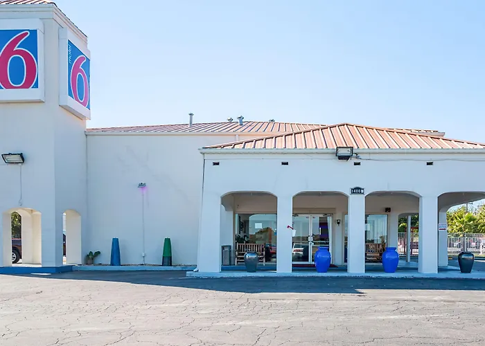 Motel 6-, Tx