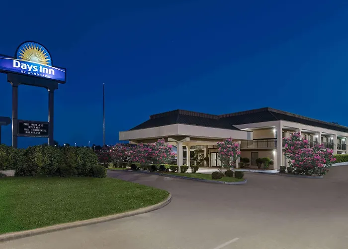Days Inn By Wyndham Greenville Ms