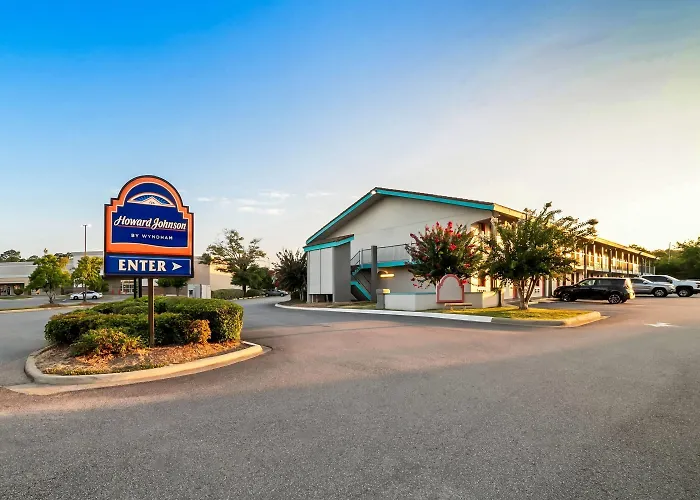 Howard Johnson By Wyndham Fort Moore