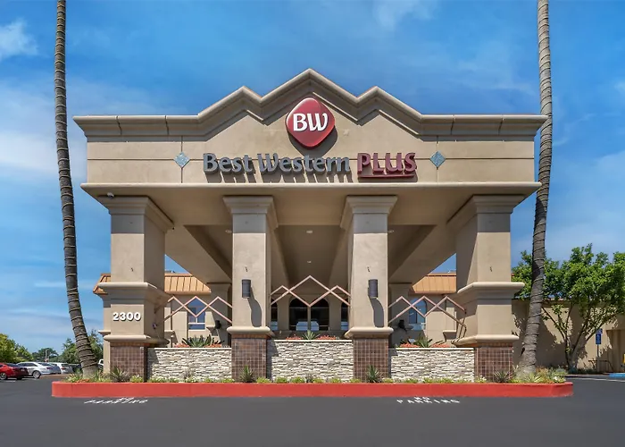 Best Western Plus Hilltop Inn
