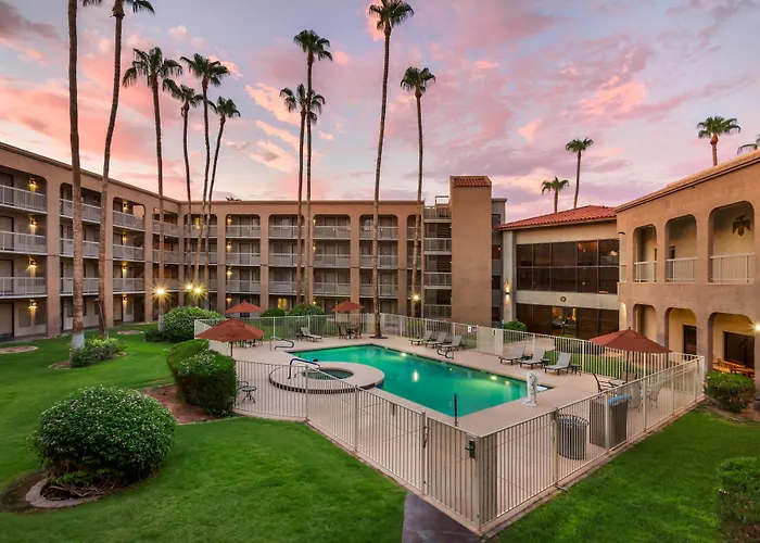 Best Western Plus Thunderbird Suites