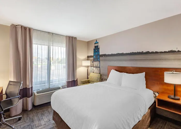 Clarion Pointe Racine - Mount Pleasant
