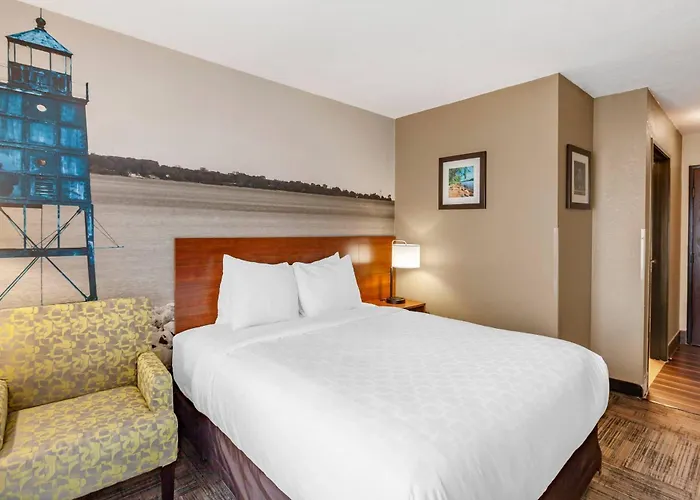 Clarion Pointe Racine - Mount Pleasant