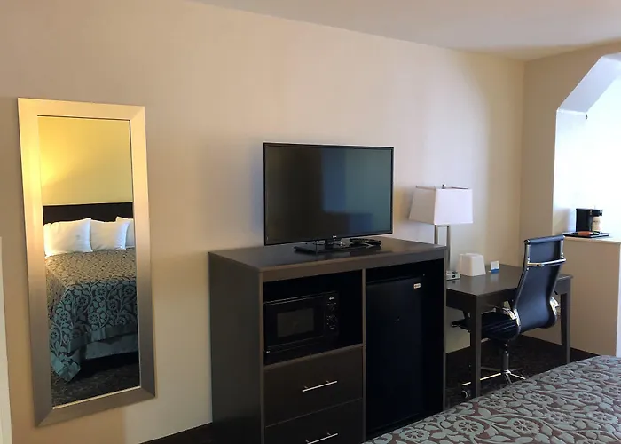 Days Inn By Wyndham Carlsbad