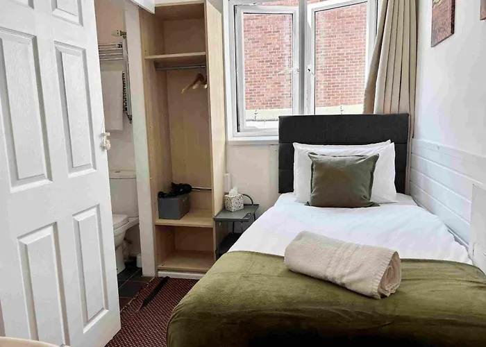 City Centre Guest House - Gloucester Park