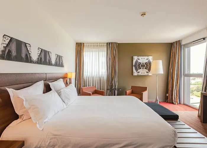 Holiday Inn By Ihg