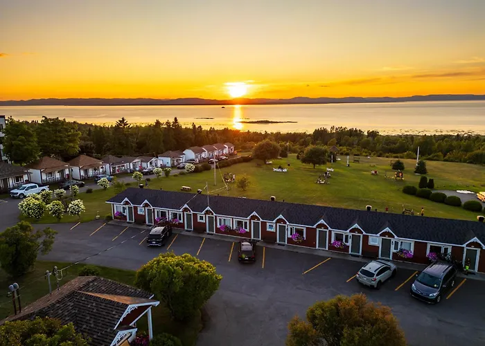 Motel Au Fleuve D'Argent